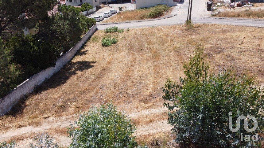 Terreno urbano em Alcanede de 544 m²