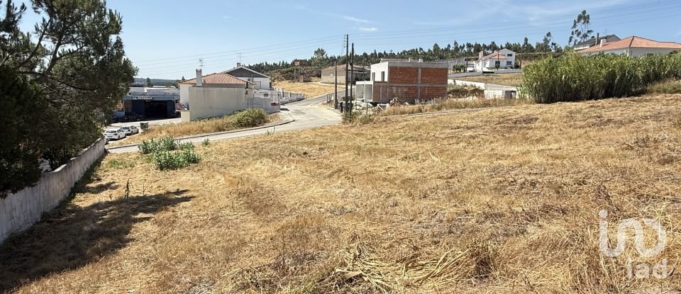 Terreno urbano em Alcanede de 544 m²