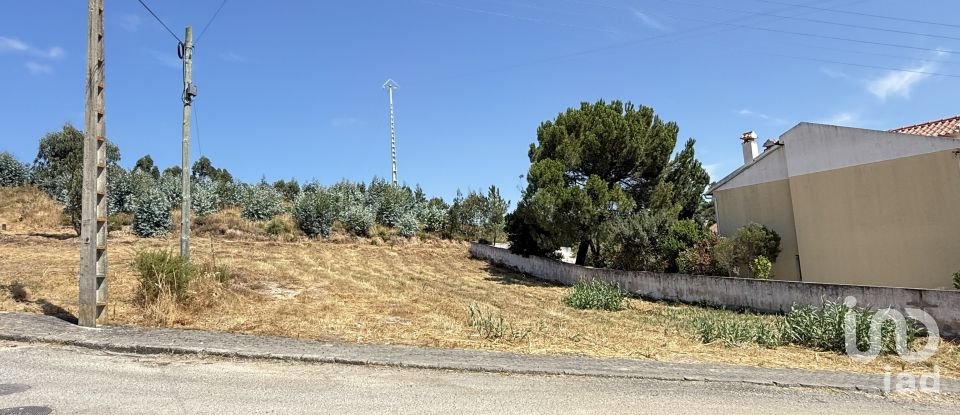 Terreno urbano em Alcanede de 544 m²