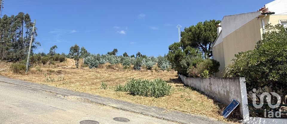 Terreno urbano em Alcanede de 544 m²