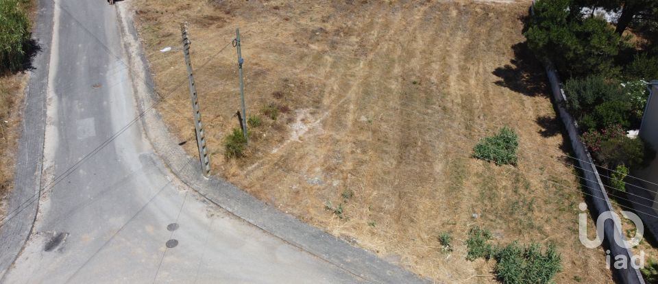 Terreno urbano em Alcanede de 544 m²