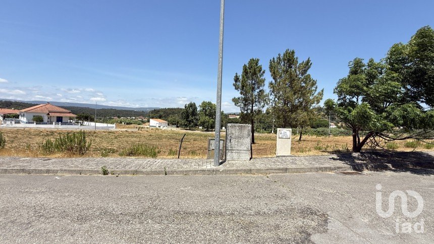 Building plot in Alcanede of 876 m²