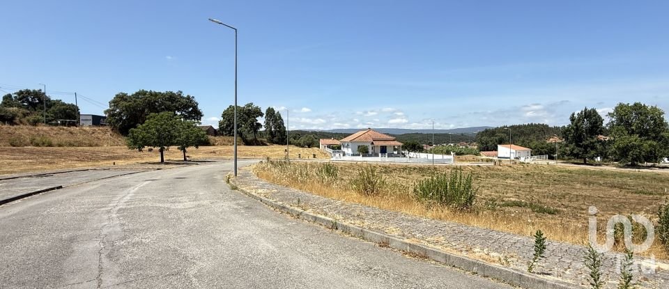 Building plot in Alcanede of 876 m²