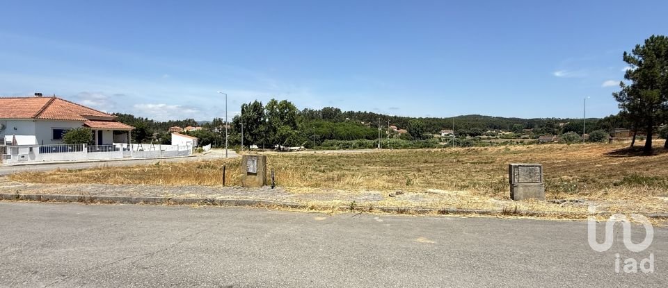 Terreno urbano em Alcanede de 679 m²