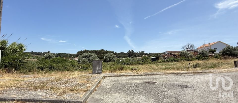 Terreno urbano em Alcanede de 488 m²