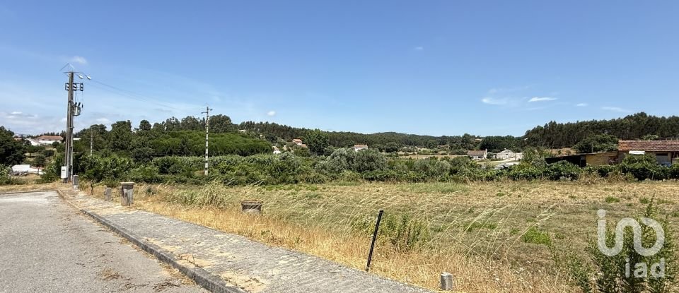 Terreno urbano em Alcanede de 488 m²