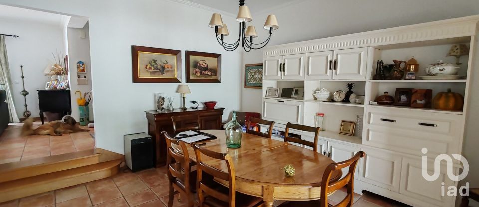 Moradia T3 em Nadadouro de 267 m²