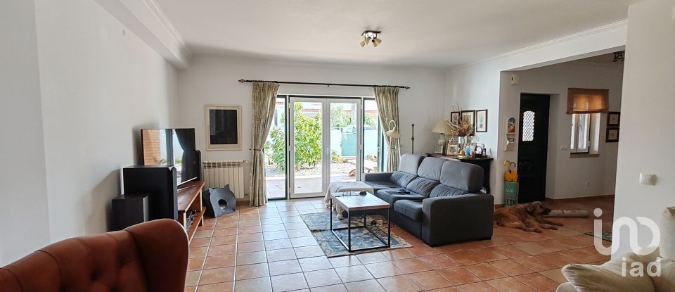 Moradia T3 em Nadadouro de 267 m²