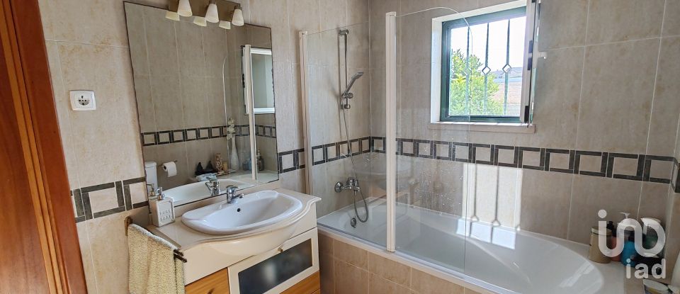 Moradia T3 em Nadadouro de 267 m²