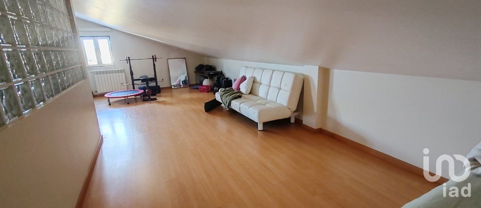 Moradia T3 em Nadadouro de 267 m²