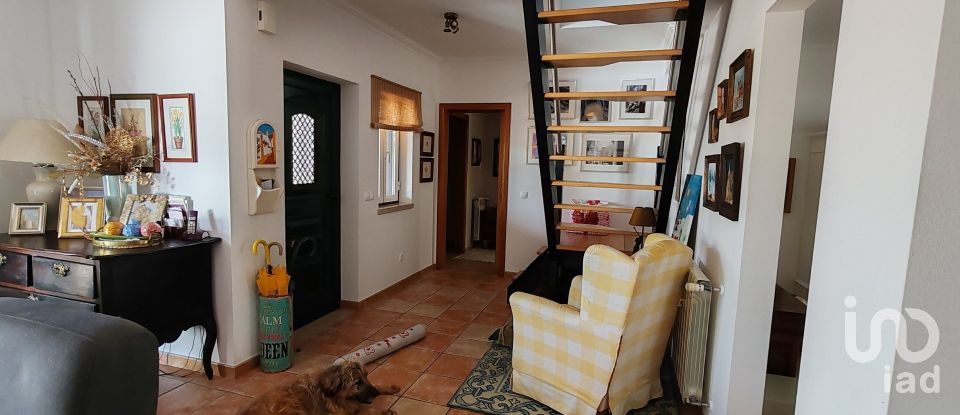 Moradia T3 em Nadadouro de 267 m²