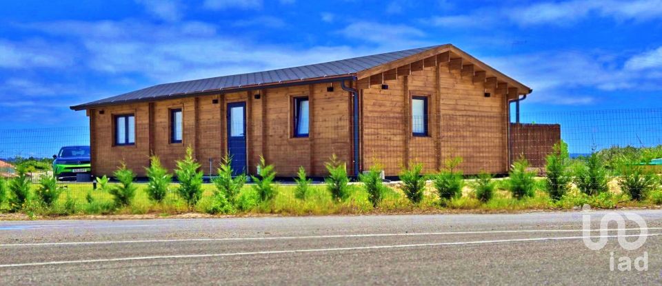 Casa T2 em Caldas da Rainha - Santo Onofre e Serra do Bouro de 107 m²