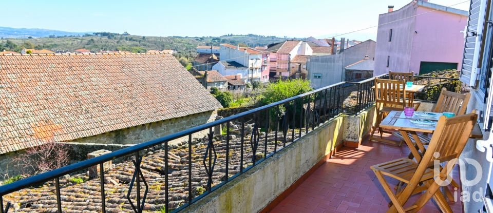 House T4 in Cativelos of 180 m²