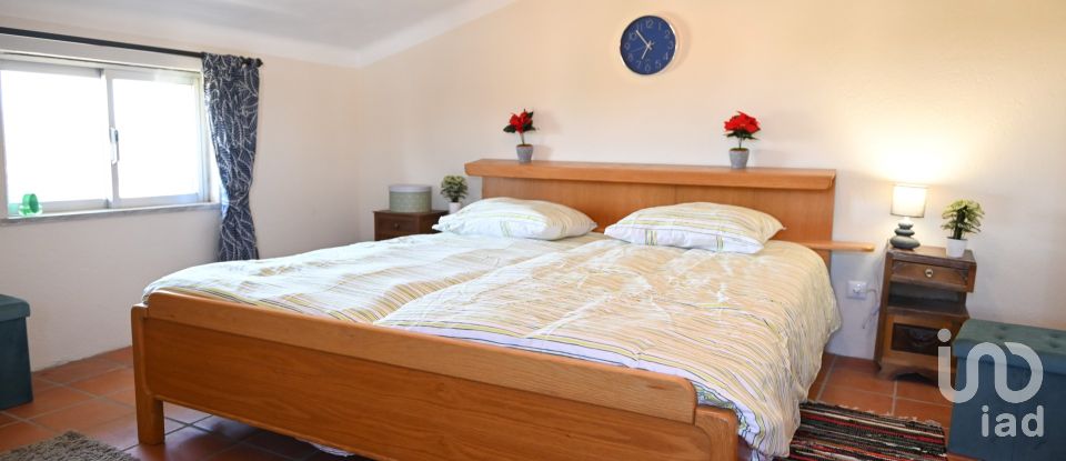 House T4 in Cativelos of 180 m²