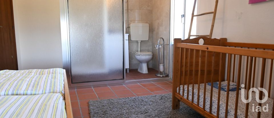 House T4 in Cativelos of 180 m²