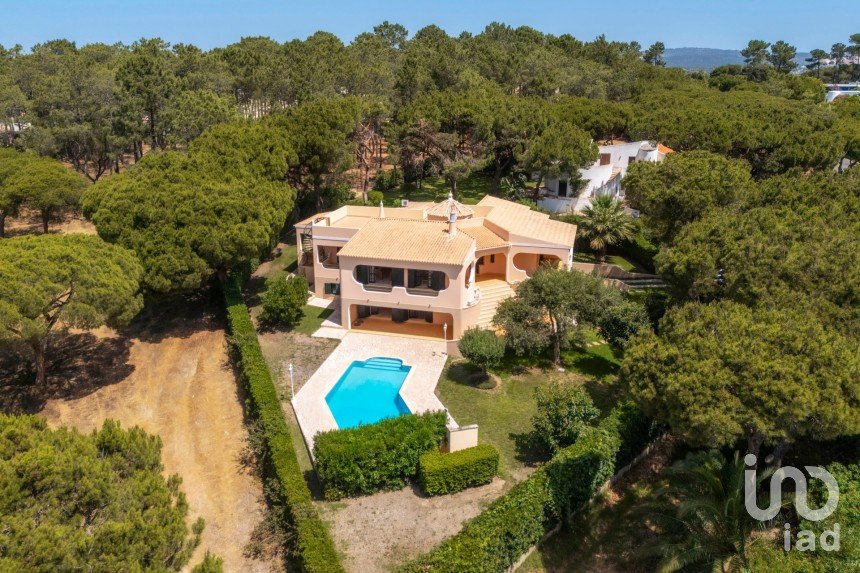 Moradia T8 em Quarteira de 364 m²