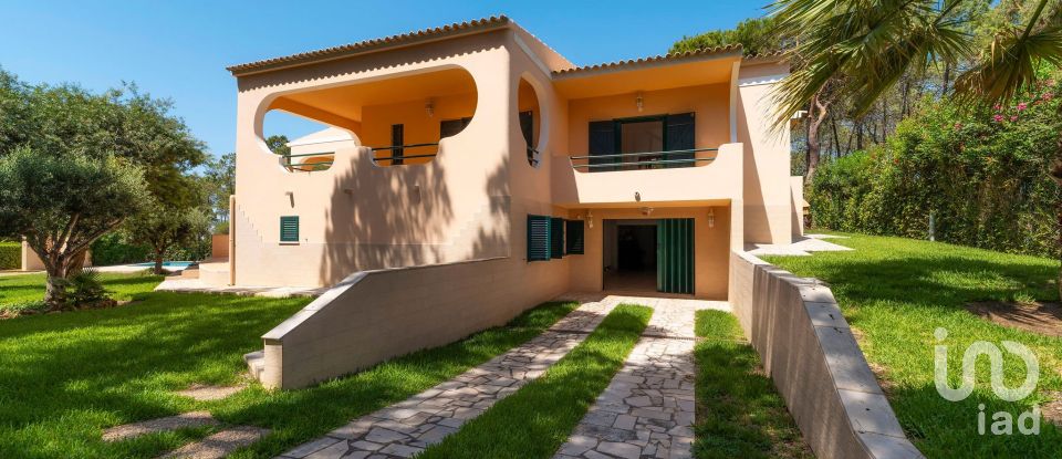 Moradia T8 em Quarteira de 364 m²