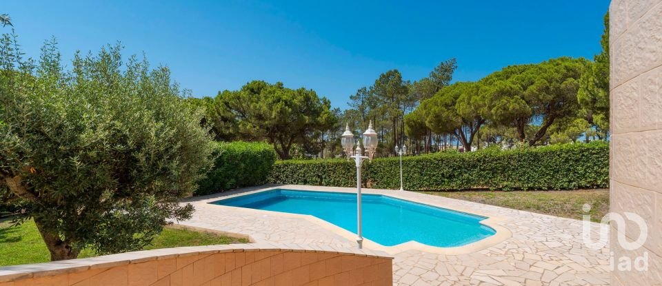 Moradia T8 em Quarteira de 364 m²