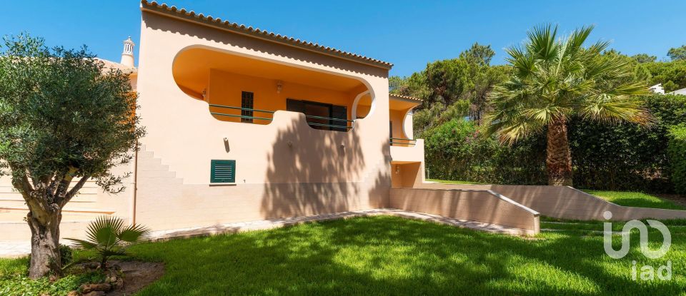 Moradia T8 em Quarteira de 364 m²