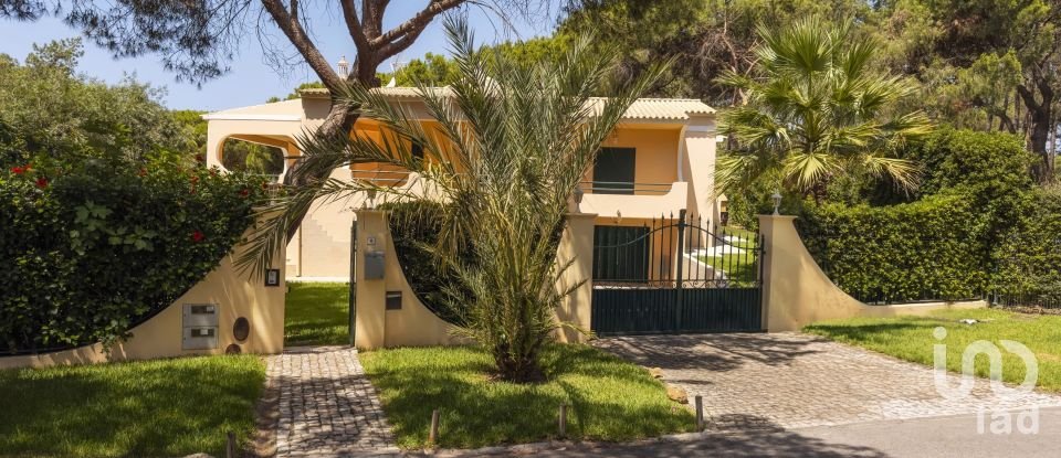 Moradia T8 em Quarteira de 364 m²