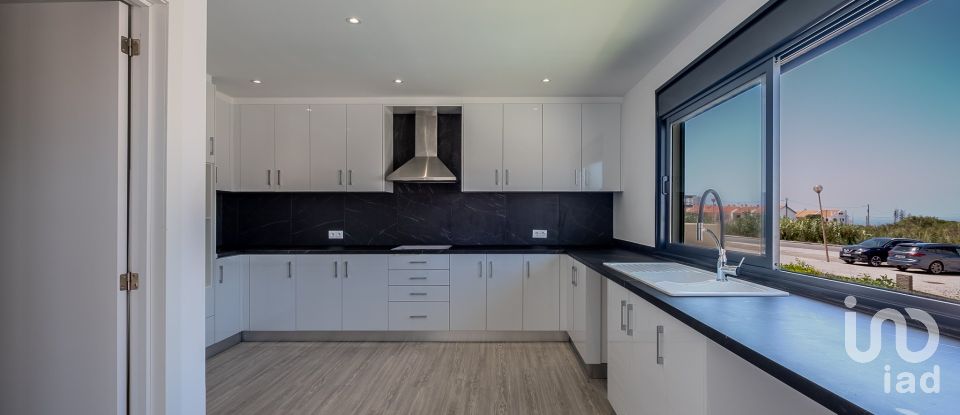 Moradia T4 em Silveira de 410 m²