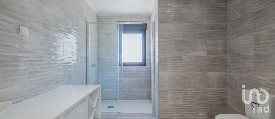 Moradia T4 em Silveira de 410 m²