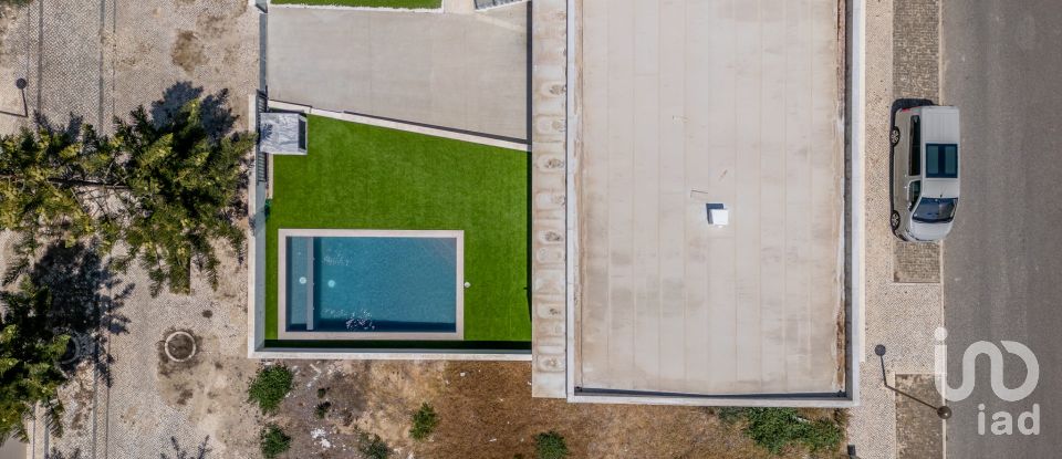 Moradia T4 em Silveira de 410 m²