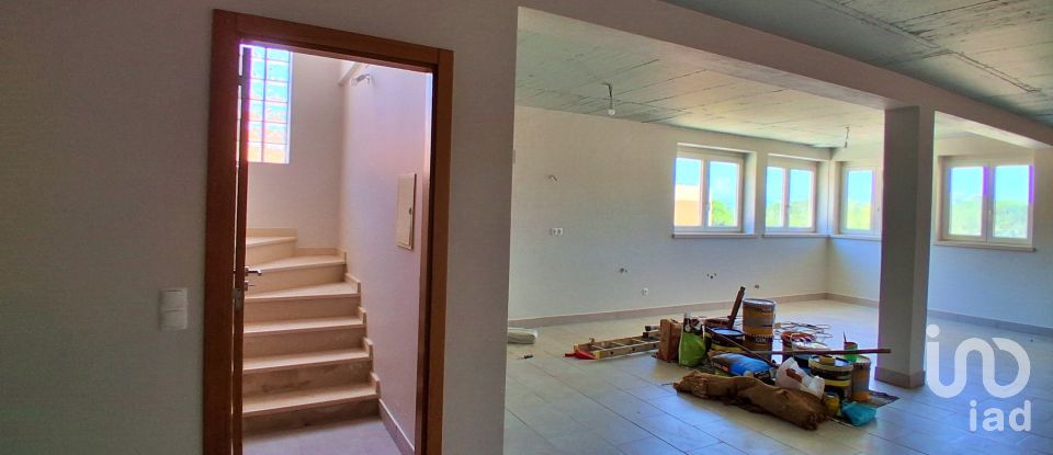 Casa T3 em Salir de Matos de 279 m²