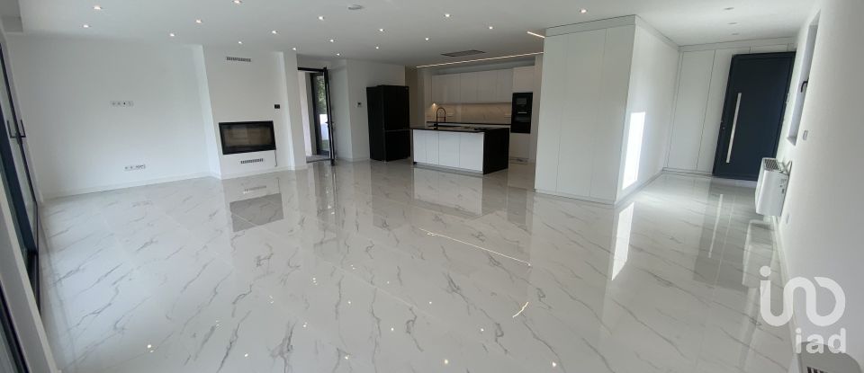 Moradia T3 em Sopo de 350 m²