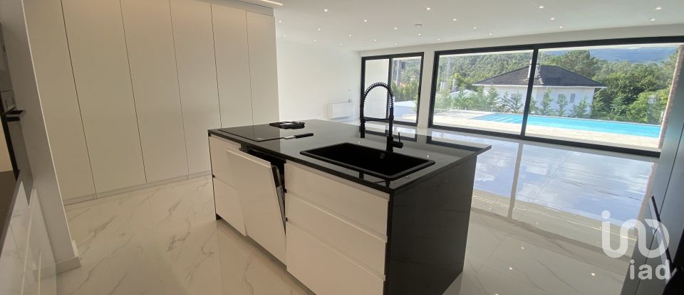 Moradia T3 em Sopo de 350 m²