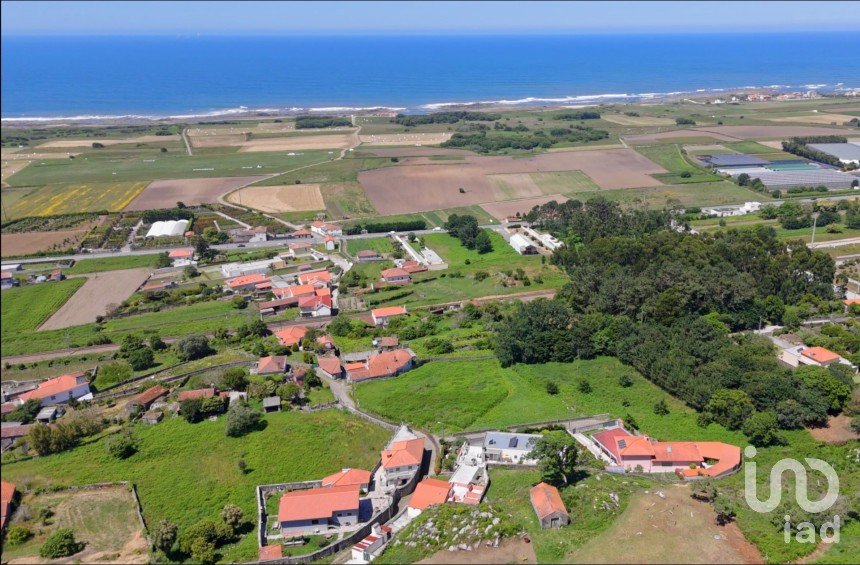 Land in Carreço of 2,590 m²
