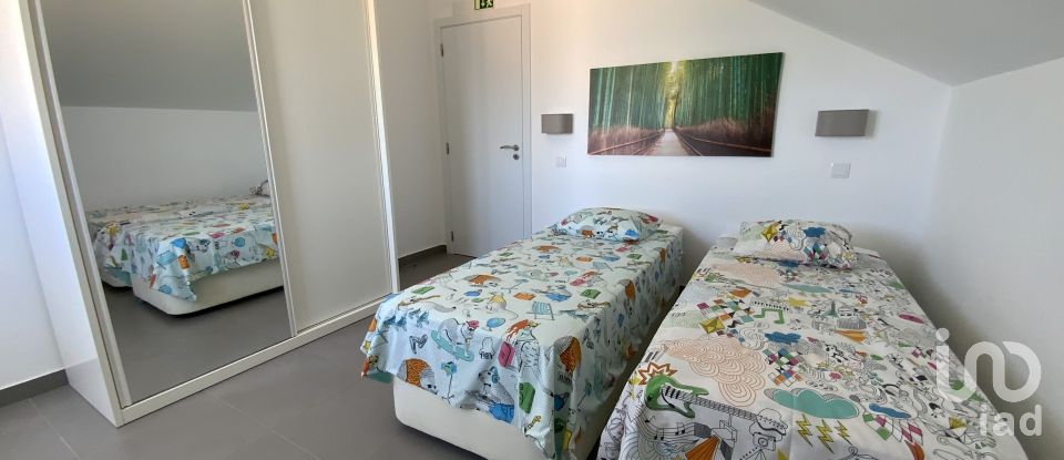 Moradia T5 em Lourinhã e Atalaia de 224 m²