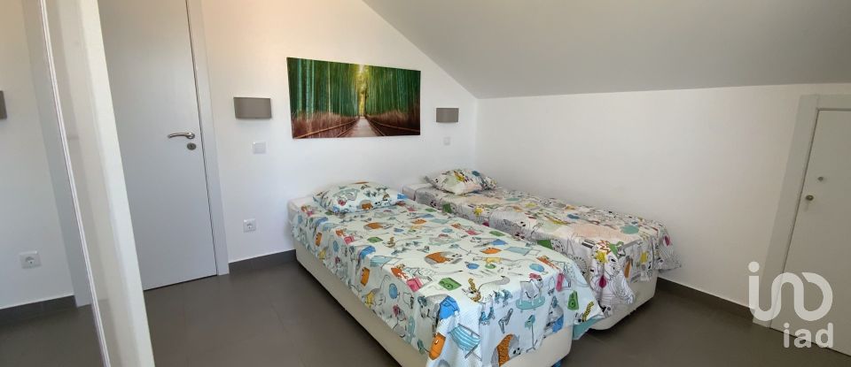 Moradia T5 em Lourinhã e Atalaia de 224 m²