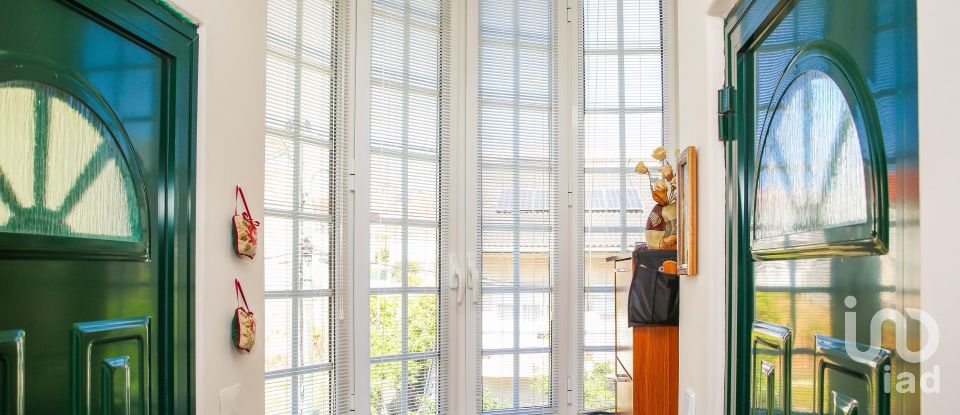 Maison T5 à Santa Iria de Azoia, São João da Talha e Bobadela de 235 m²