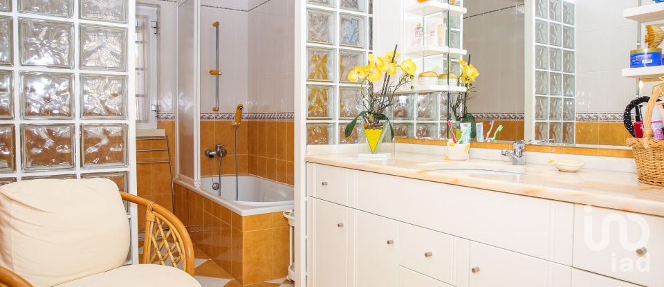 Maison T5 à Santa Iria de Azoia, São João da Talha e Bobadela de 235 m²