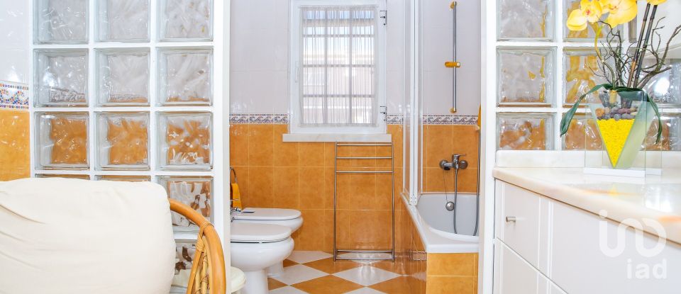 Maison T5 à Santa Iria de Azoia, São João da Talha e Bobadela de 235 m²