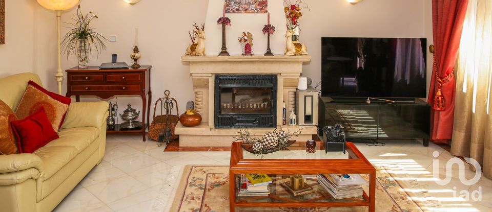 Maison T5 à Santa Iria de Azoia, São João da Talha e Bobadela de 235 m²