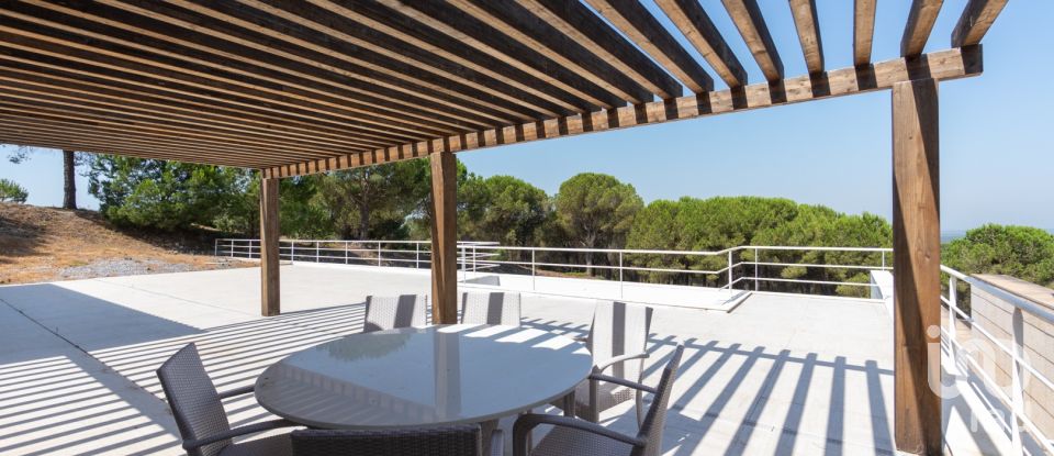 Farm T6 in Azeitão (São Lourenço e São Simão) of 332 m²