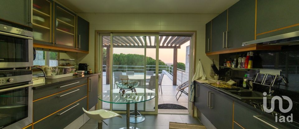 Farm T6 in Azeitão (São Lourenço e São Simão) of 332 m²