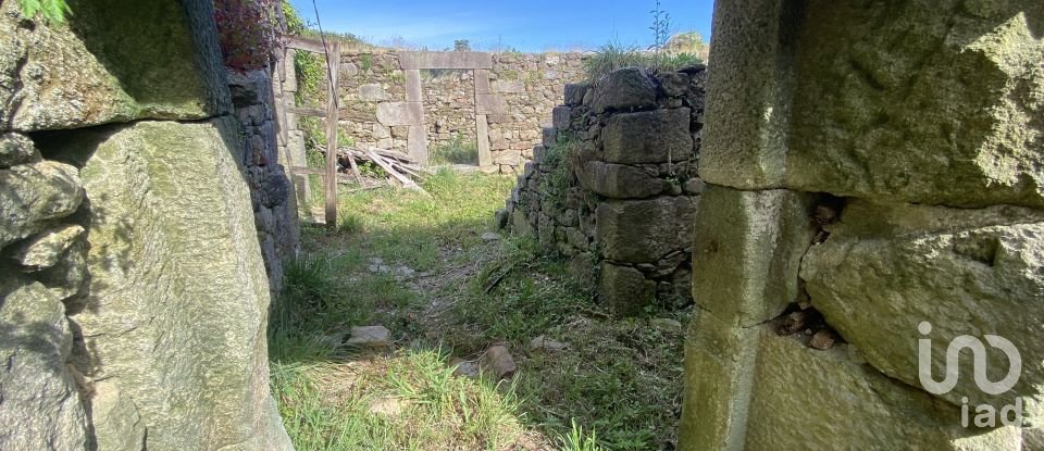 House T1 in Candemil e Gondar of 250 m²