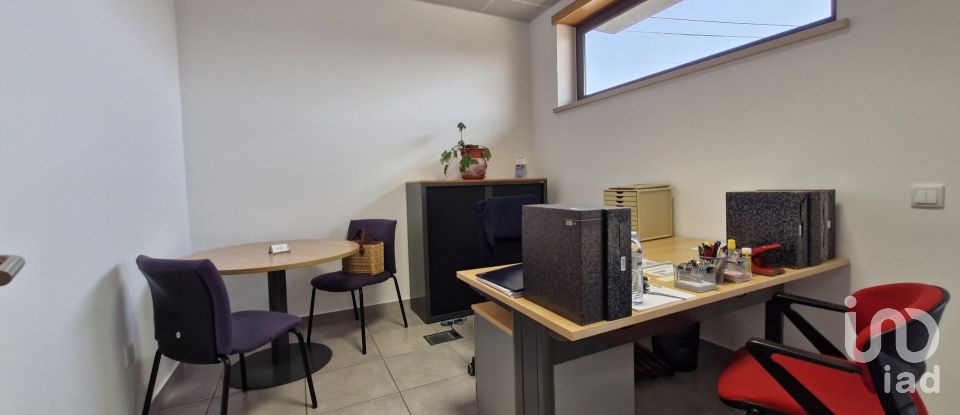 Offices in Bárrio of 271 m²