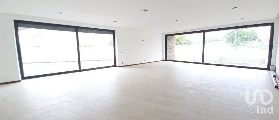 House T4 in Abade de Neiva of 594 m²