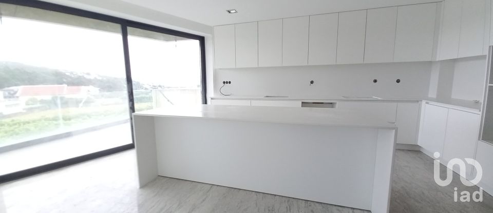 House T4 in Abade de Neiva of 594 m²