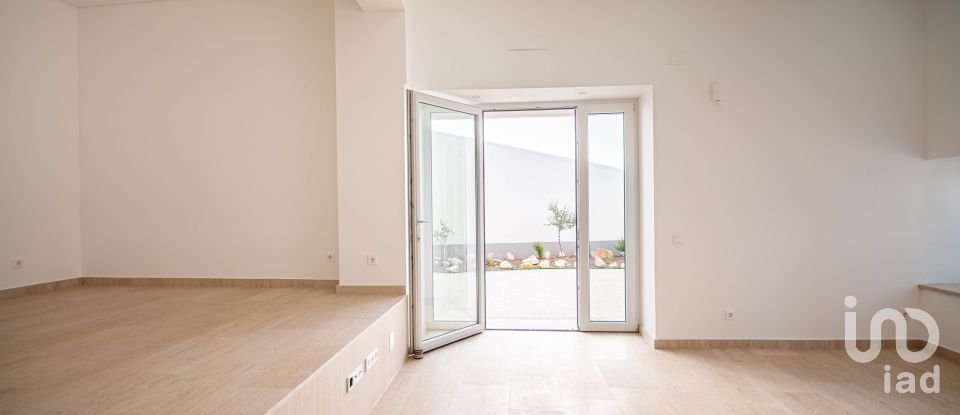 House T3 in Vilar of 375 m²
