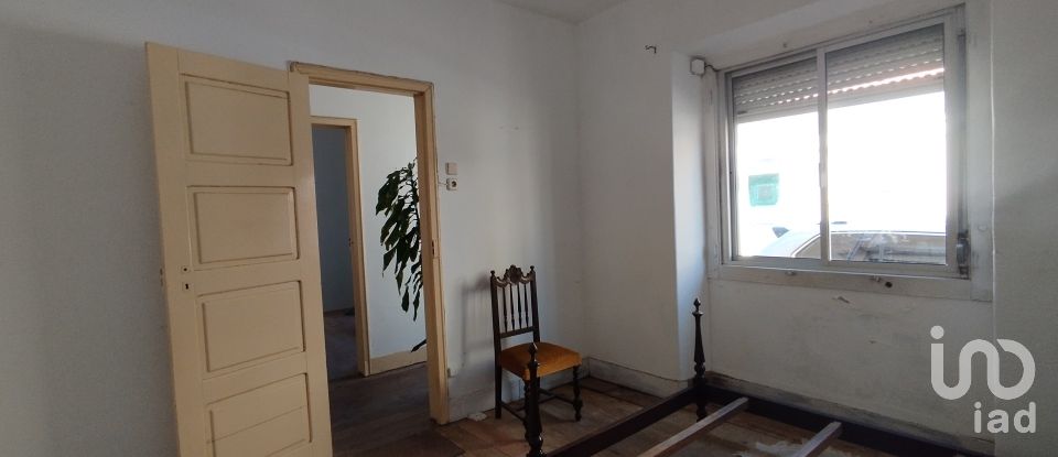 House T3 in Santarém (Marvila), Santa Iria Da Ribeira De Santarém, Santarém (São Salvador) E Santarém (São Nicolau) of 100 m²