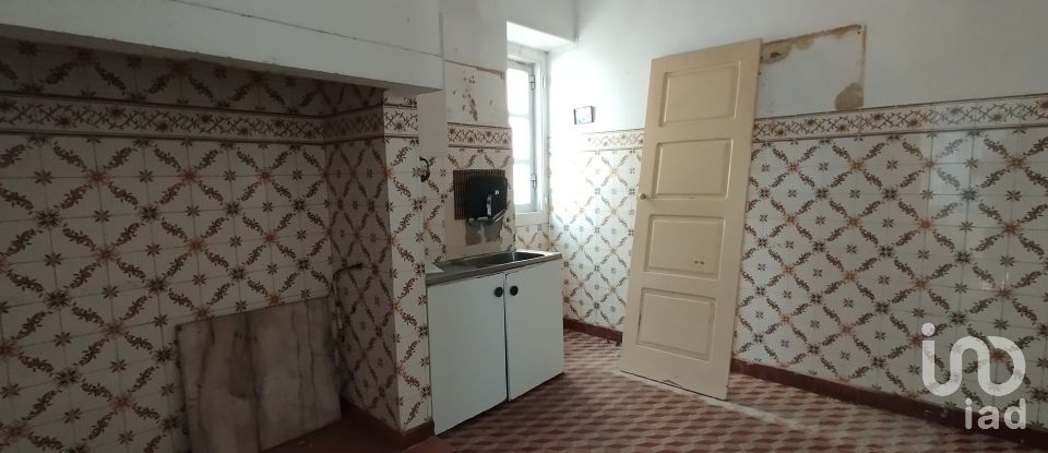 House T3 in Santarém (Marvila), Santa Iria Da Ribeira De Santarém, Santarém (São Salvador) E Santarém (São Nicolau) of 100 m²