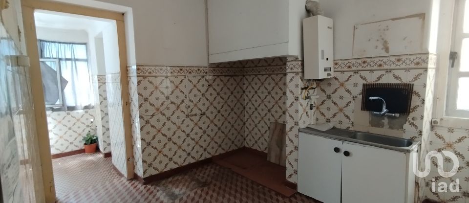 House T3 in Santarém (Marvila), Santa Iria Da Ribeira De Santarém, Santarém (São Salvador) E Santarém (São Nicolau) of 100 m²