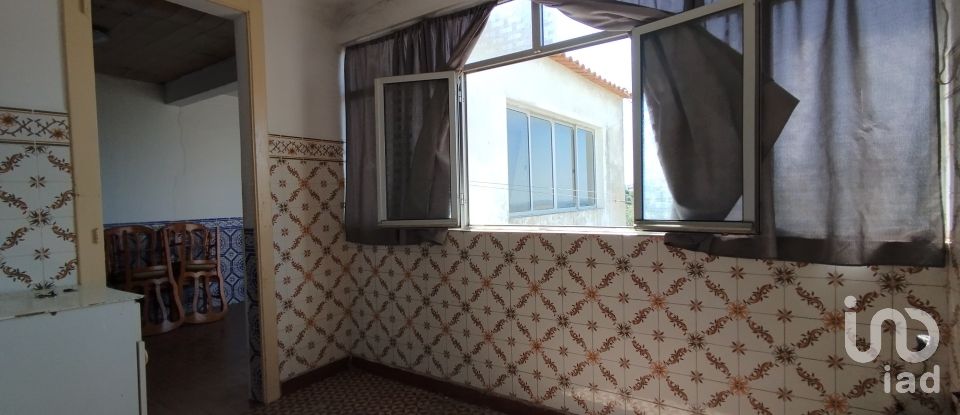 House T3 in Santarém (Marvila), Santa Iria Da Ribeira De Santarém, Santarém (São Salvador) E Santarém (São Nicolau) of 100 m²