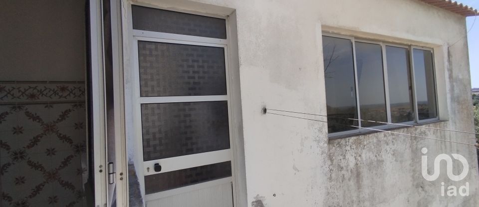 House T3 in Santarém (Marvila), Santa Iria Da Ribeira De Santarém, Santarém (São Salvador) E Santarém (São Nicolau) of 100 m²