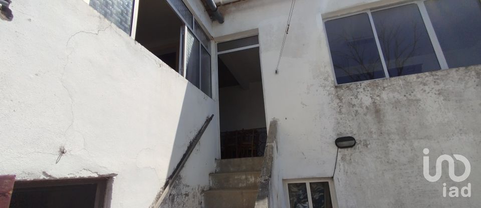 House T3 in Santarém (Marvila), Santa Iria Da Ribeira De Santarém, Santarém (São Salvador) E Santarém (São Nicolau) of 100 m²